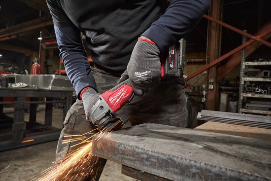 Milwaukee® M18 Akku-Winkelschleifer - Leistung und Ergonomie auf höchstem Niveau