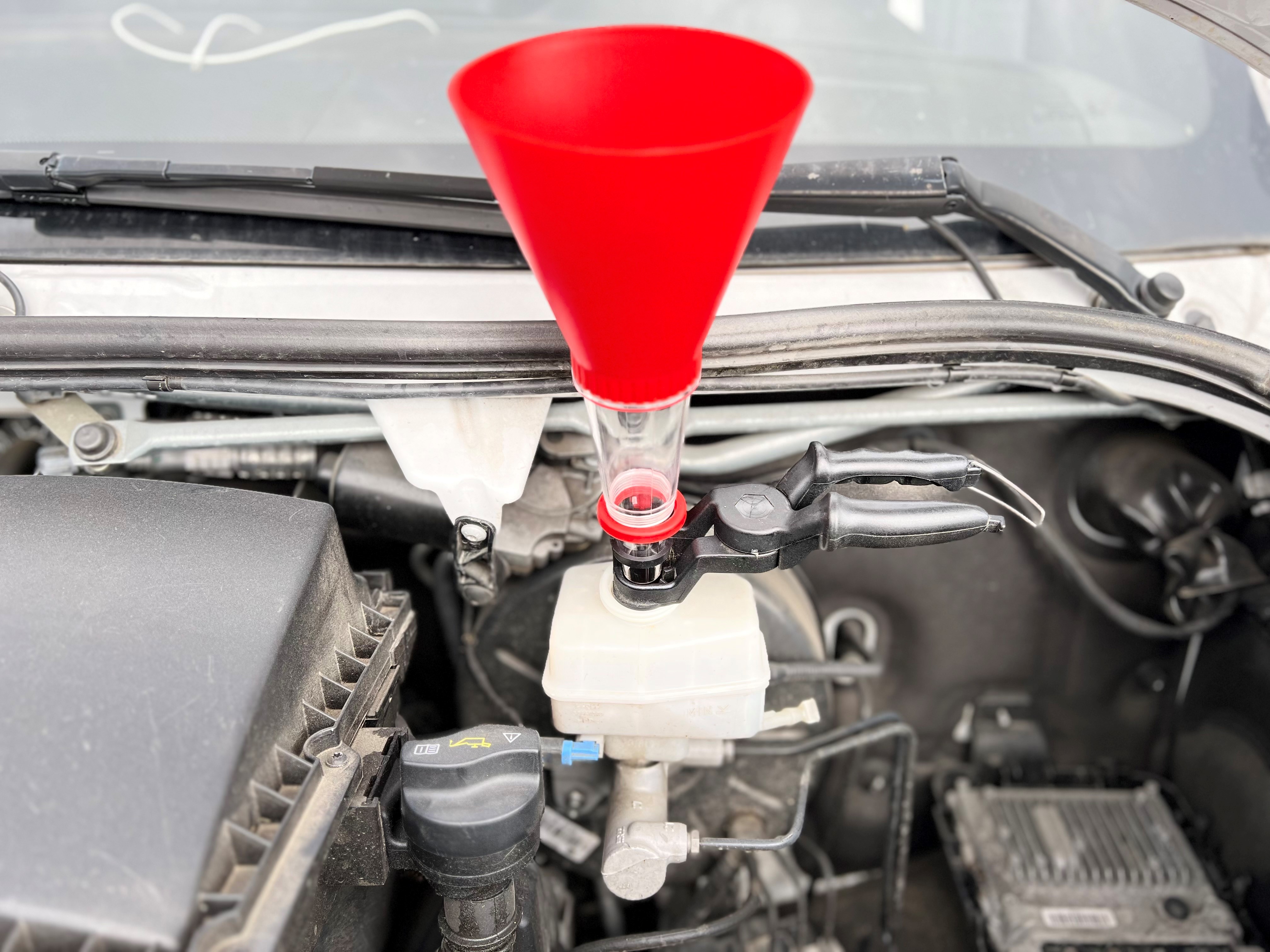Auto Klemm Trichter Motoröl Universal Einfülltrichter Öl Einfüllhilfe