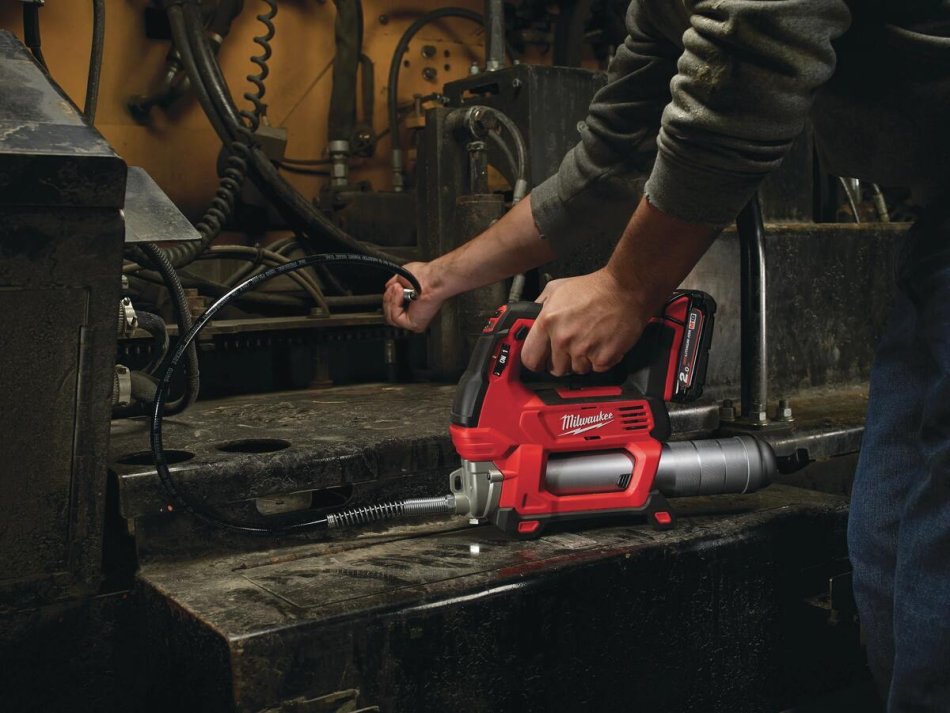 Milwaukee® M18™ Fettpresse - Leistungsstark und Ergonomisch